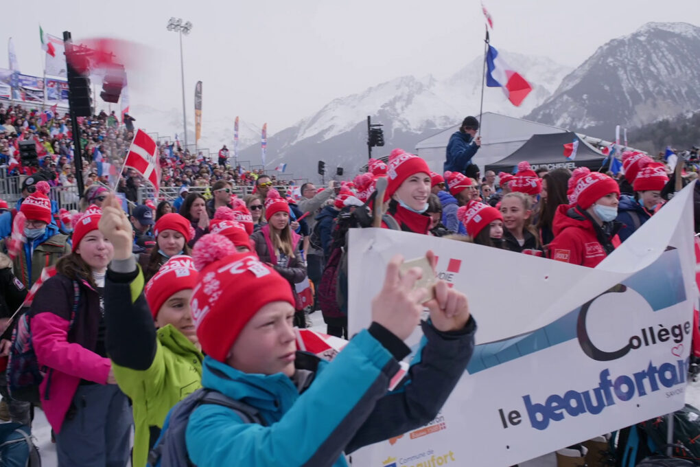 Foule de collégiens à la coupe du monde de ski Courchevel-Méribel