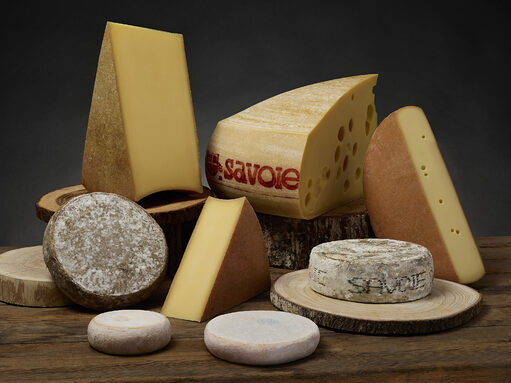 plateau de différents fromages de Savoie